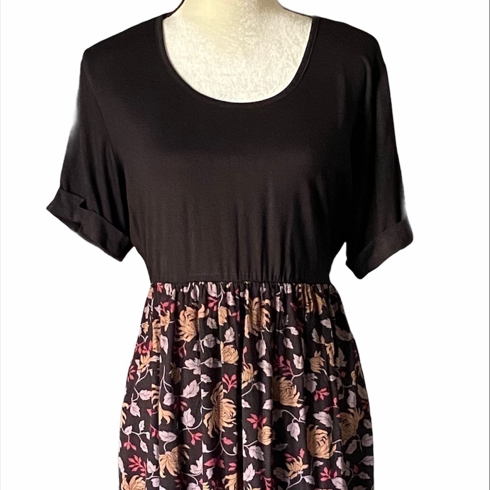 YOURS-NWOT-SIZE 16-SOFT BLACK AND FLORAL DRESS